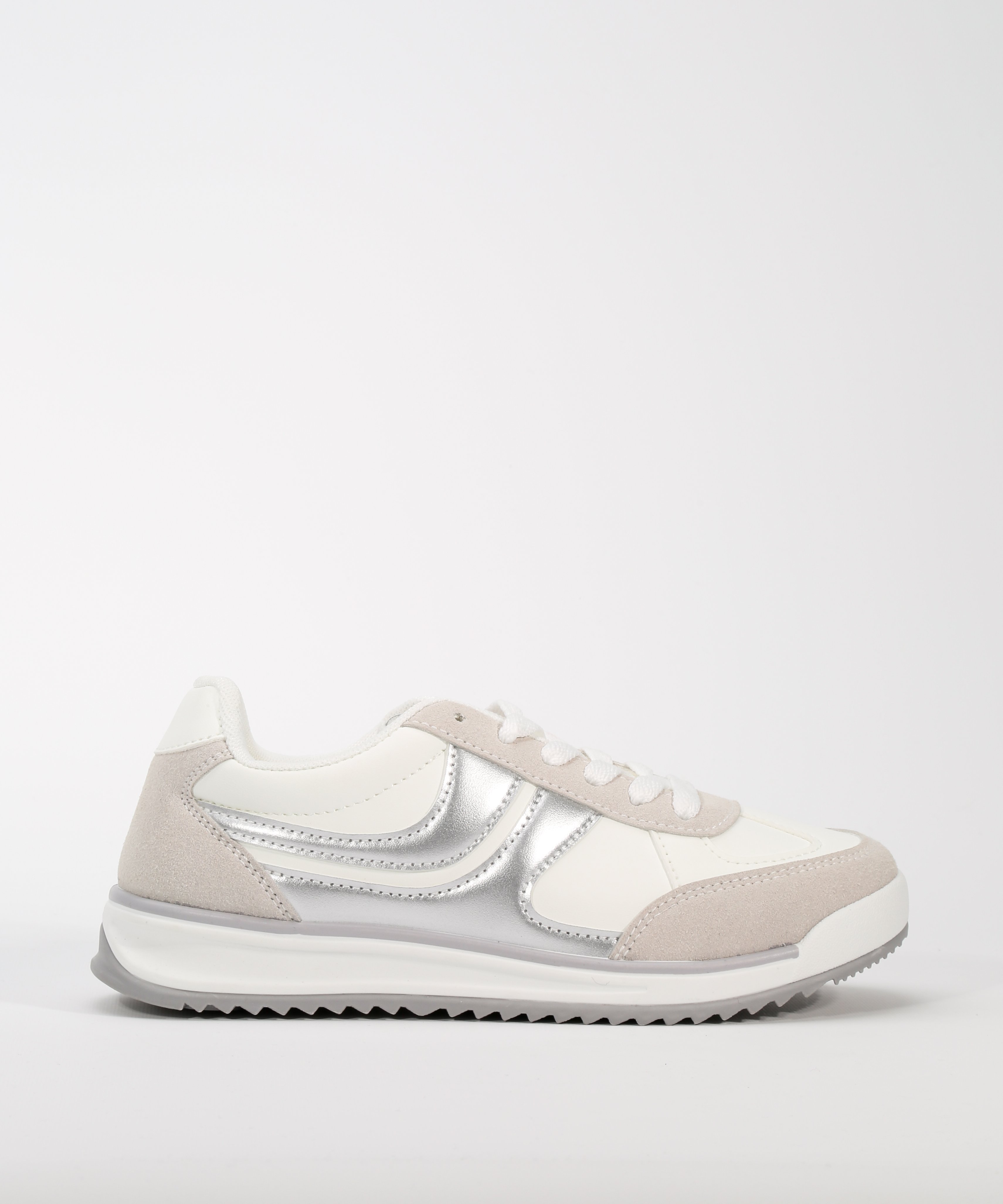 Sabrinas desportivas combinadas